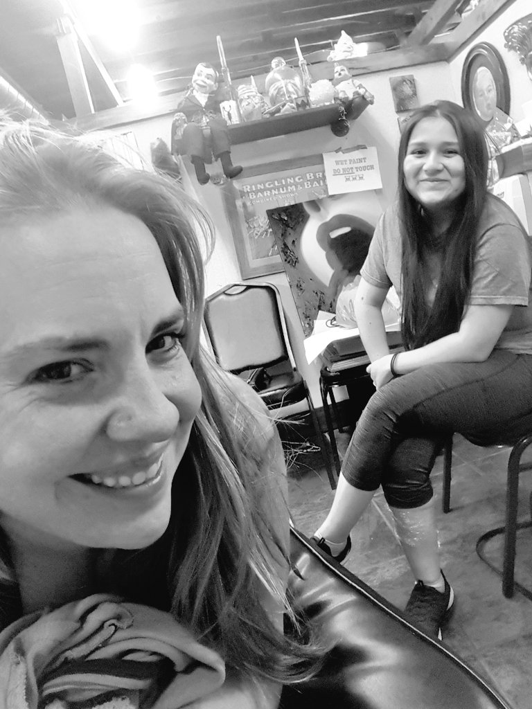 Amber Pounders (pounders_april) Twitter