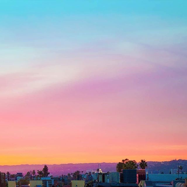 Sky !! Full of gradients
·
·
·
·
·
·
·
#urban #sunrise #landscape #instagood #photooftheday #art #gradient #sky #city #gradientnails #nature #cityscape #sunset #travel #clouds #citylife #sky_brilliance #photography #skyline #cityview #sky_perfection #arc… ift.tt/2HJvmpj