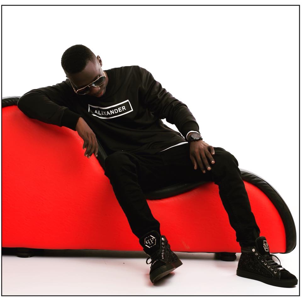 guyz_good's tweet photo. happy birthday @DouglasLwangaUg  enjoy this day and don't eat too much cake with out listinin fi the Tggmusic⚡️⚡️⚡️⚡️@DjBobbyUg @BobbyJuuko @BebeCoolUG @HEBobiwine https://t.co/HEPdOQxm20