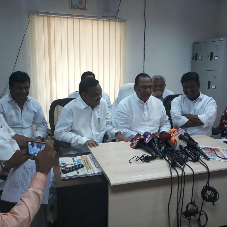 chmallareddyMLA's tweet photo. Participated in Press Meet along With MLA Sayanna Garu,Board Vice-president Ramakrishna Garu and cantonment Board Members regarding issues Pending in Secunderabad Cantonment Board
- Secunderabad Cantonment Board
#MPMallaReddy #TRS #Malkajgiri #PressMeet #PendingIssues https://t.co/nfrKFX6ChQ
