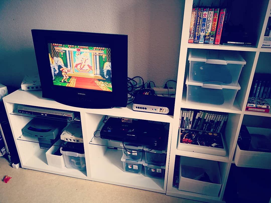 Retrogaming et petit appartement DcLDXkYW0AASLXi