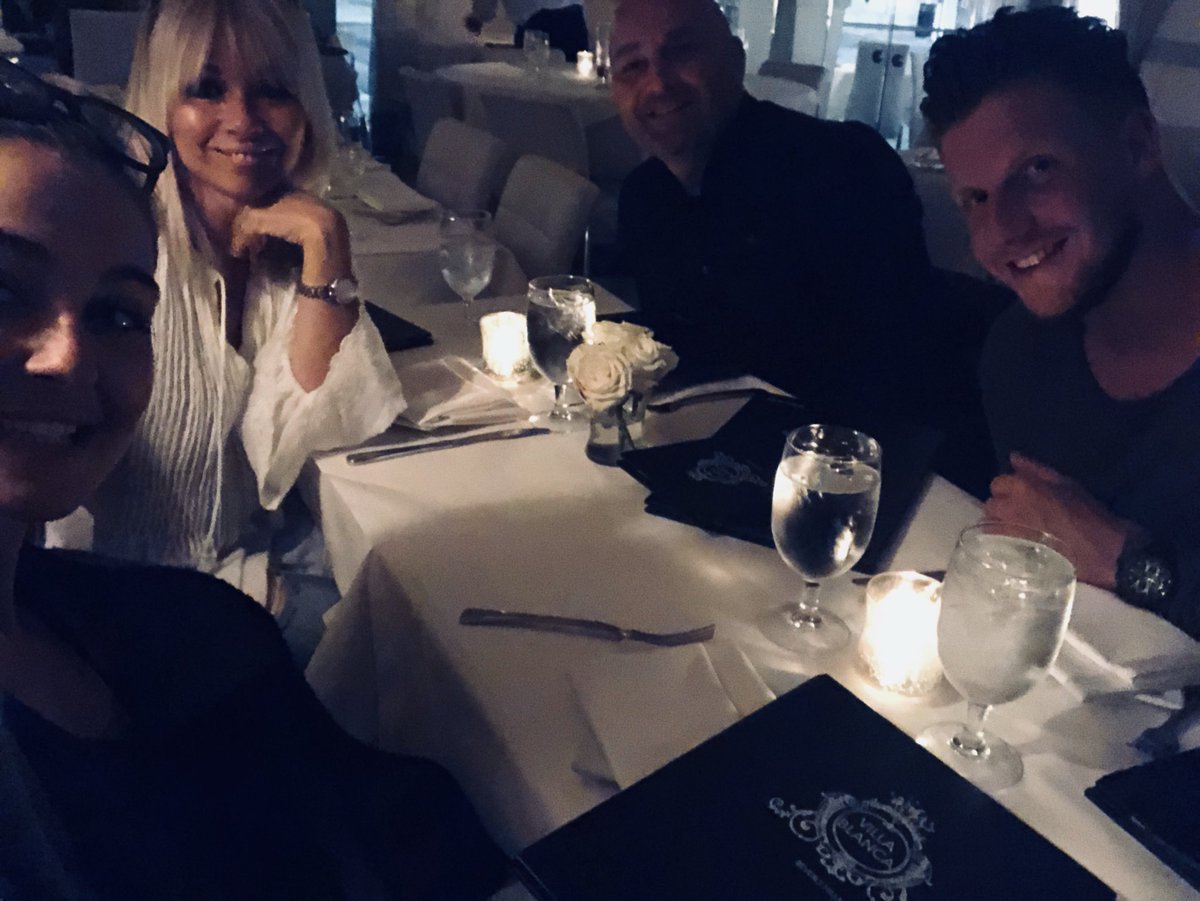 QueenCaffblog's tweet photo. Great night at @VillaBlancaBH we LOVED the food, cocktails and the flowers @LisaVanderpump so beautiful! https://t.co/SX22ivAWNB