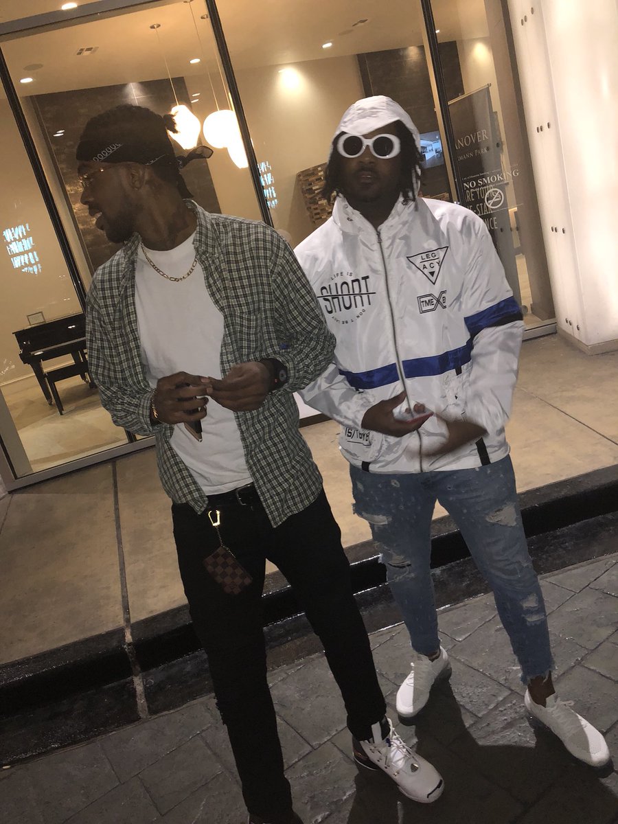 ced_dagreat's tweet photo. Me and my nigga @baROBobama been tight since grade school!! https://t.co/BakkpRuBCQ