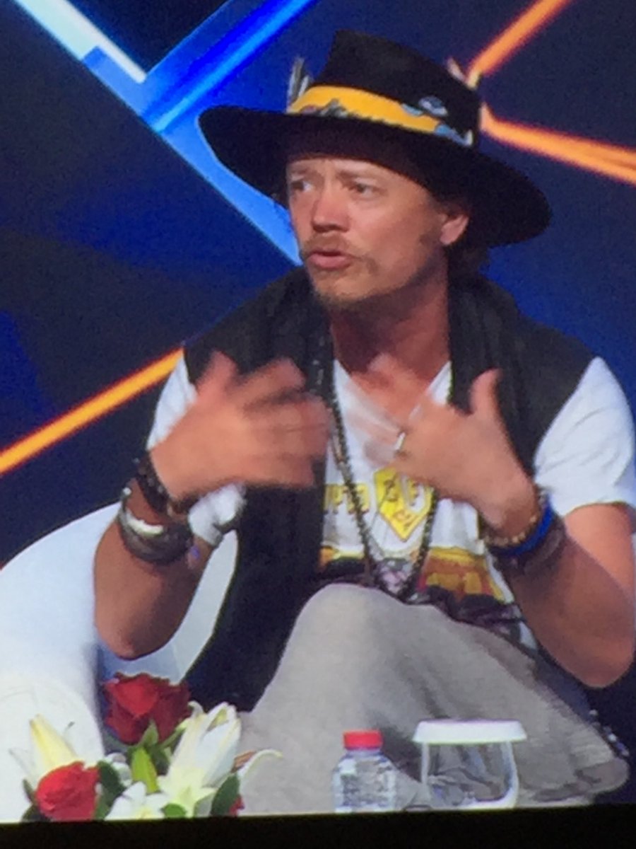 zavoice's tweet photo. @brockpierce “Blockchain is the internet of value” #futureblockchainsummit Dubai https://t.co/6Iov9PY9QM