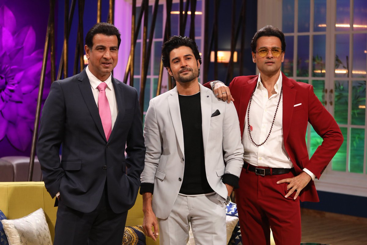 AhmedabadTimes's tweet photo. Check out these super awesome snapshots of @RK1610IsMe with @RonitBoseRoy and @rohitroy500 from the sets of #JuzzBaatt https://t.co/oKIBU2P4vo