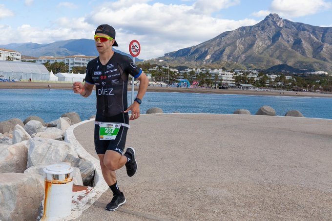 sportmed_es's tweet photo. Entrevista de @triatlonchannel a @JulenDiez: Héroe en el #IM703Marbella
👉🏻 https://t.co/SEDIcndMqf
📷: @PacoPorteroOk 
#FeedYourDreams #ElevateYourPerformance #EnjoyThehardWork #CraftFootWear https://t.co/xdV2NLOjGd