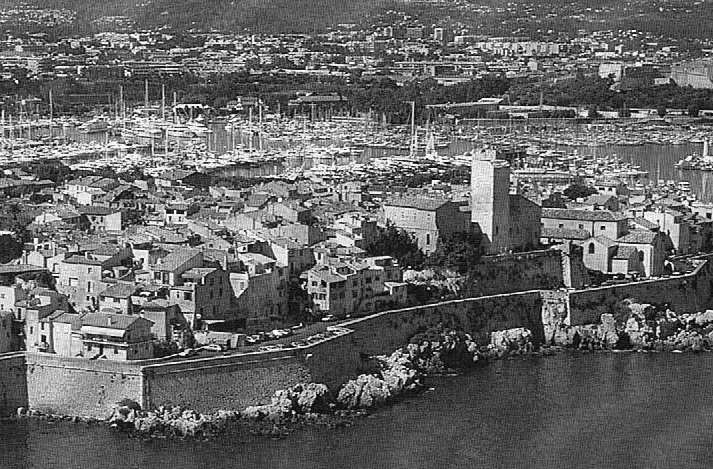 colasdelmas's tweet photo. @colorisebot https://t.co/SCHzJReJd2