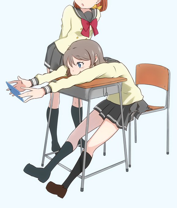 曜「新規SR千歌ちゃんも相変わらず可愛いであります!ほぉああああああ」千歌「何見てるの曜ちゃん?」#lovelive_sunshine#渡辺曜#高海千歌#ようちか安心委員会 