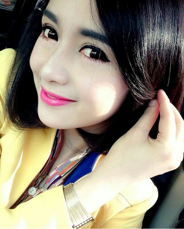 Tiarasavitri19's tweet photo. Narsiss emng udah hobby https://t.co/5Lu6ba62NY