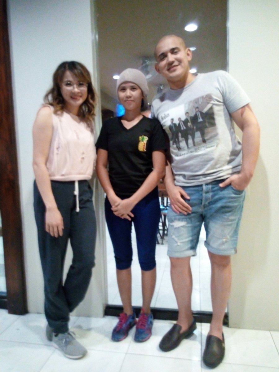 MyleneDecena's tweet photo. About last night. Salamat sa pa dinner @OfficialLjReyes at kuya Pao, sobrang nag enjoy kami na panoorin #TheCureAngSimula kasama kayong dalawa, tapos with matching tsikahan at selfiehan pa.. mamaya ulit tumutok tayo sa #TheCurePatientZero https://t.co/OwSz98q6qV