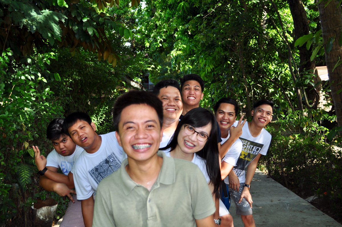 TitserDyeybe's tweet photo. with my most tavorite second cousins. πββ€ #theDelaCruz #reunion2018 #WeValueRelationship #HappyTogether https://t.co/sGmEQOEGwA