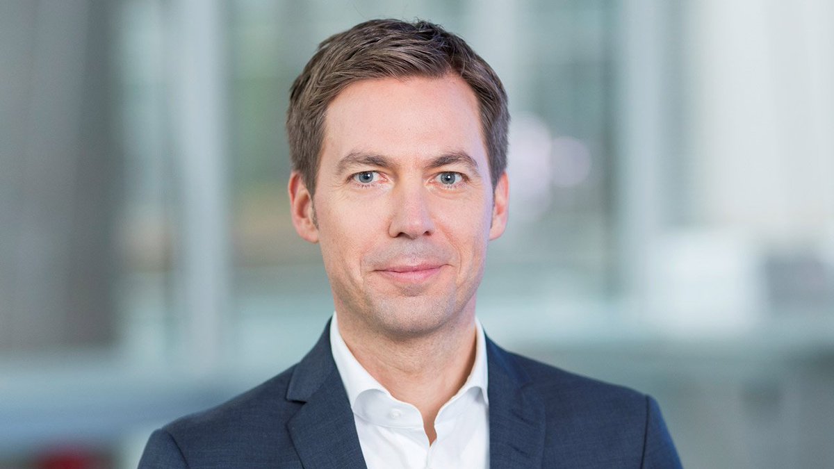 telefonica_de's tweet image. Mit der o2 DSL Hilfe App führen wir unsere #Digitalisierung konsequent weiter und bieten unseren #DSL Kunden die Freiheit, ihr Anliegen selbstständig über das Smartphone zu lösen“, sagt unser Privatkundenvorstand @wmetze bit.ly/2rabEvQ