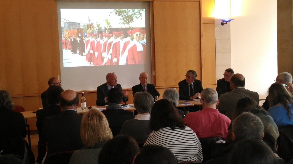 NicoMartinLaRo's tweet photo. En direct de la conférence de presse de lancement de l'édition 2018 de @BordeauxFeteVin , beaucoup de monde pour découvrir le programme de ce 20éme anniversaire. https://t.co/QuEn3Qaum7