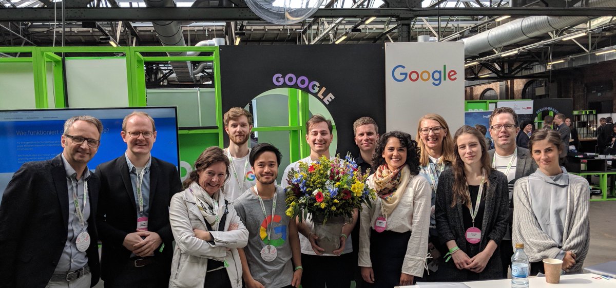 GoogleDE's tweet photo. Blumen, Kunst und #POP - das Google-Team bei der #rp18 freut sich auf viele Gäste am Stand. Wir zeigen u.a. @googlearts, #MeinKonto und #HowSearchWorks https://t.co/tcjTwzqzrh