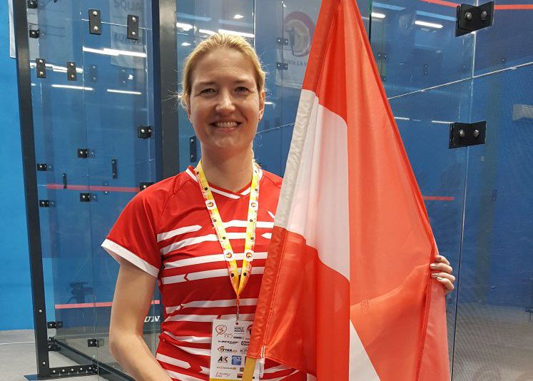 Theresa Krassnigg mit dem Österreichischen Nationalteam bei der Mannschafts-EM in Polen im Einsatz squash2000.org/theresa-krassn…