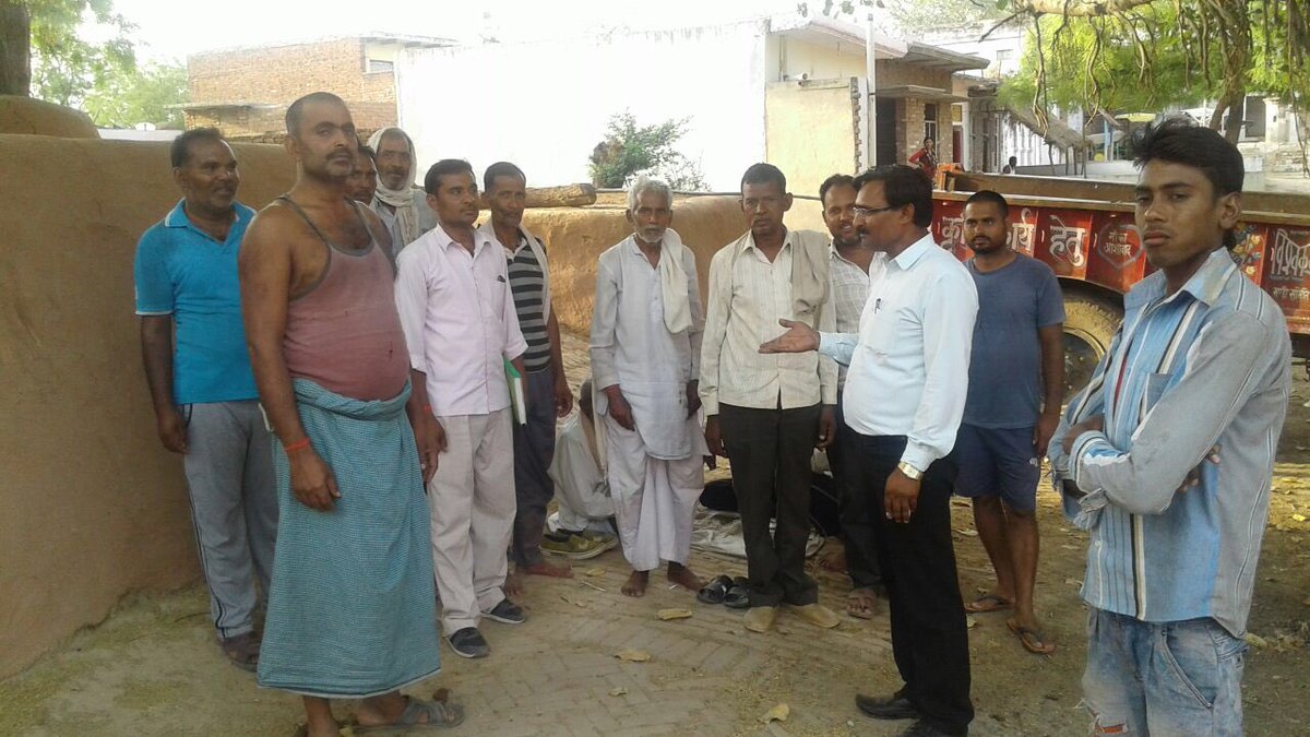 Village Jayagha, me shachalaya ka nirikshan evam gramino ko swachhata ke sambandh me jankari dete hue-BSA (RJ) as a Nodal officer of Jayagha panchayat under Rampura Abhiyan. <a href="/swachhbharat/">Swachh Bharat Mission - Grameen</a> <a href="/tatatrusts/">Tata Trusts</a> @sbmgup #ZSBPUP #ZSBP