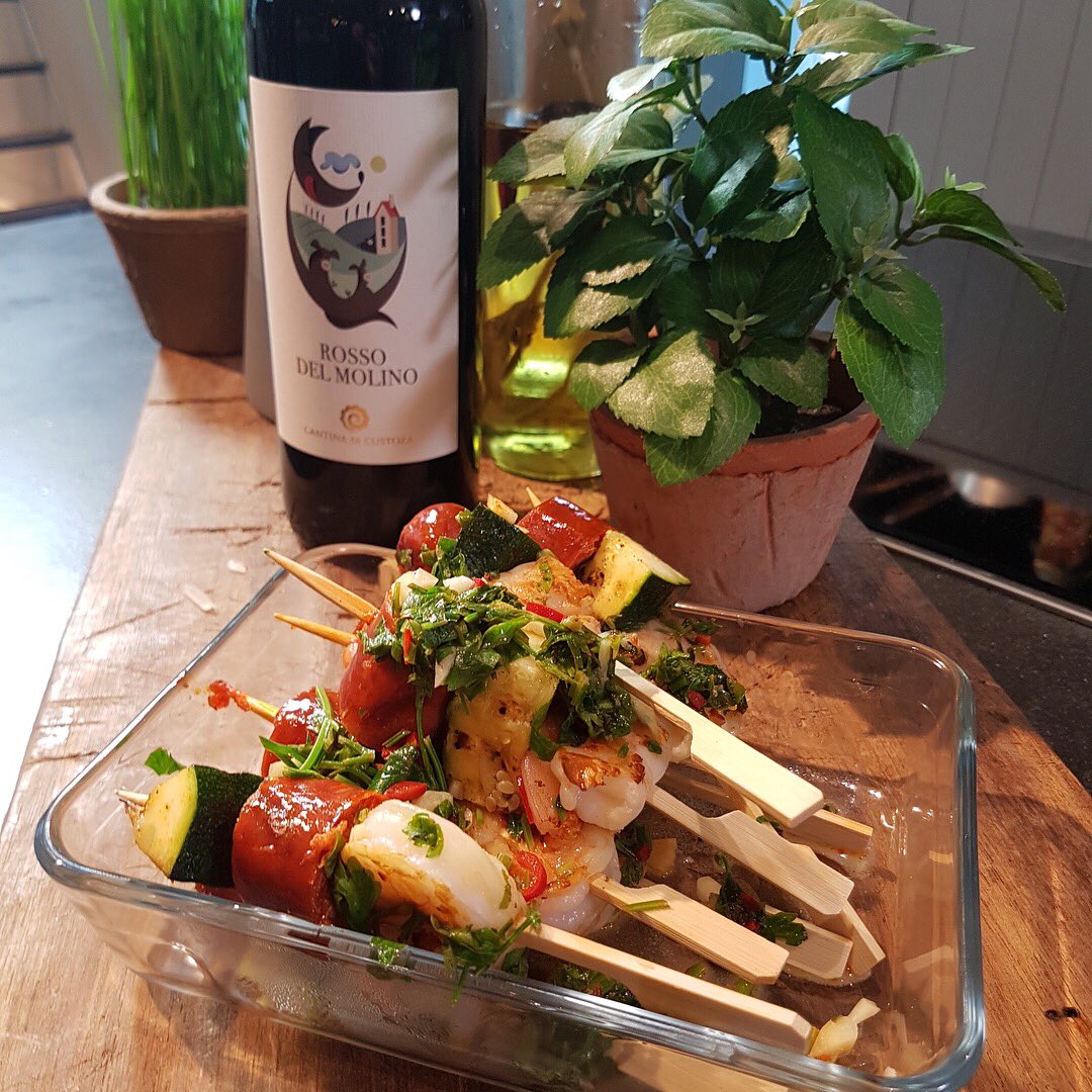 Afgelopen dinsdag hebben wij iets heeeel lekkers.. ehh leuks opgenomen bij @NeffHomeNL🍴🎥! Binnenkort meer 🤩