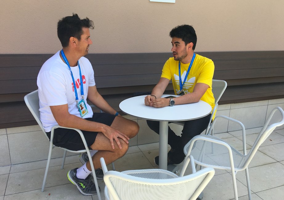 fermurciego's tweet photo. Buen rato pasamos con @JuanIChela en Barcelona hablando de su carrera, de @dieschwartzman y de su éxito en las redes. "Si llegamos a la final de Roland Garros me cierro Twitter tranquilamente". 

La entrevista completa en @PuntoDBreak https://t.co/kHVQ82Iwre https://t.co/ZIM34nT16R