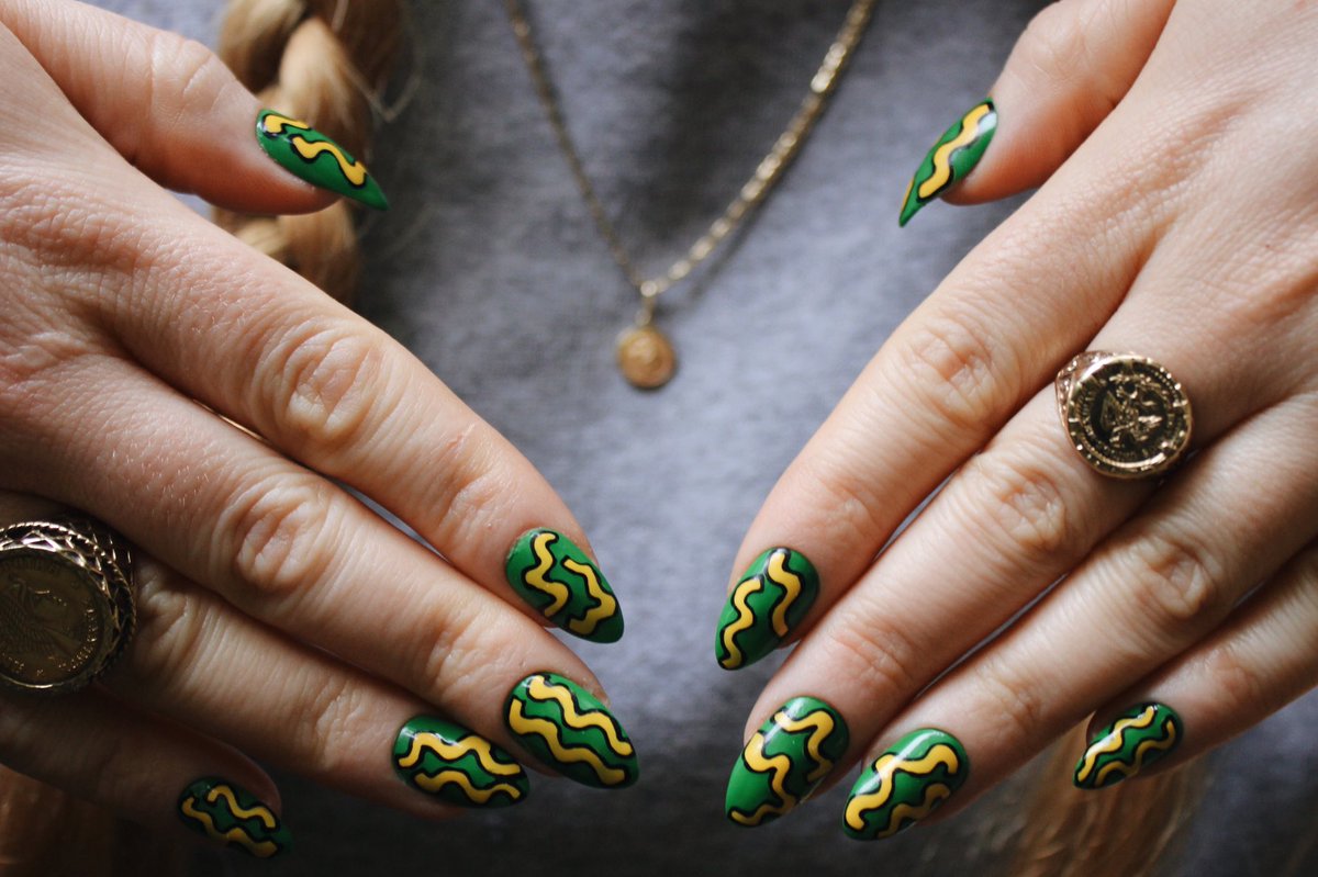 BoomNails's tweet photo. I painted these a few days before the beautiful 27° sunshiney days in London arrived ☺️☀️💛 I think they helped the sunshine come 🔮🧙🏼‍♀️🤩💕 nails are @ElegantTouchUK short stiletto 👌🏼 https://t.co/ElRprL6Fv0