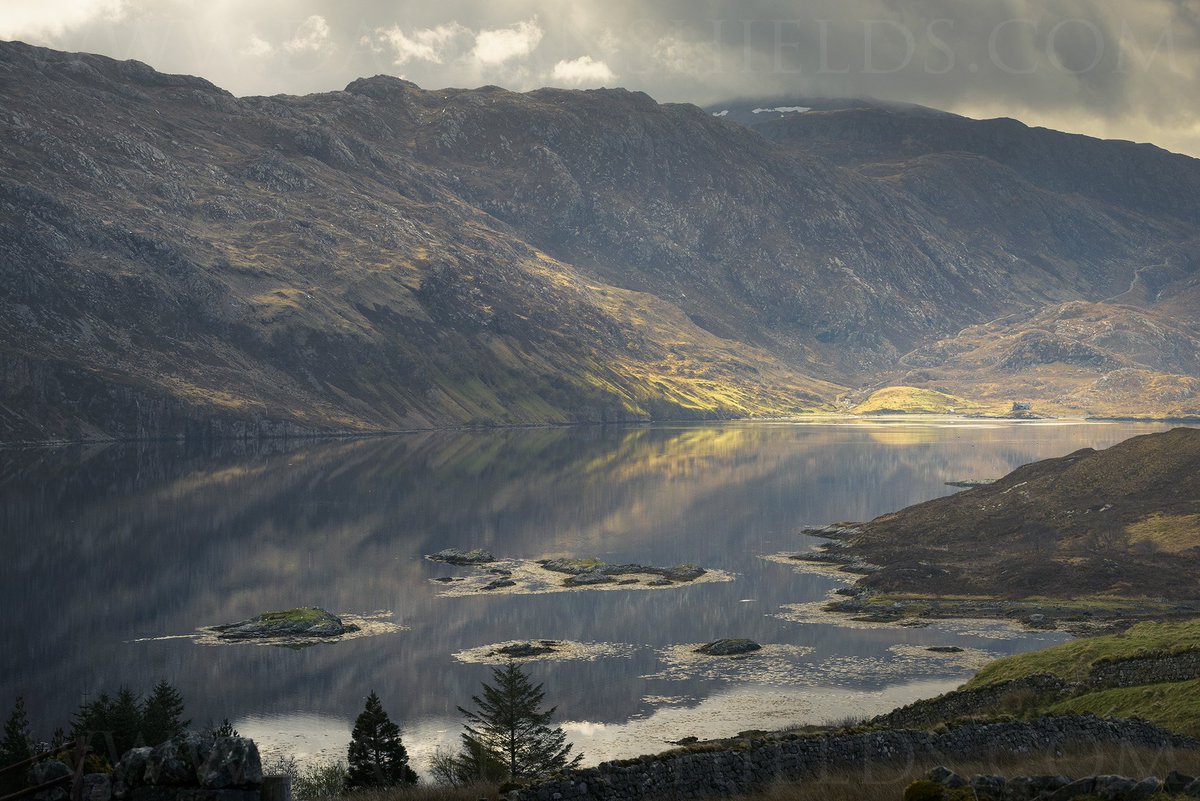 DamianShields1's tweet photo. Loch Glencoul #Unapool #Sutherland https://t.co/ERVTYHnQjn @VisitScotland @OPOTY @VisitSutherland https://t.co/vzKQ3KyMtx