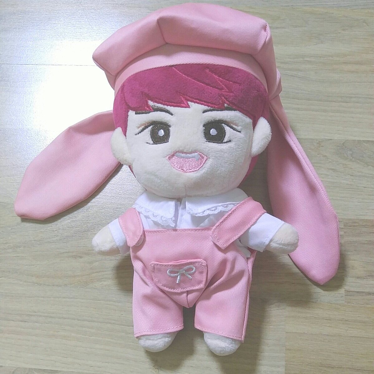 zzzz_1102's tweet photo. 하..옷 너무 이쁘다 https://t.co/6JXoDOPwnh