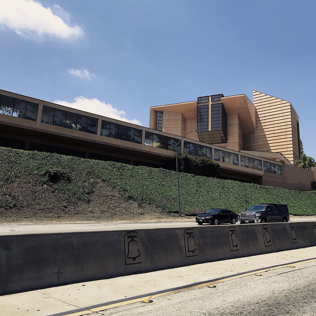 chokmanalo's tweet photo. Cathedral of Our Lady of the Angels by #Pritzker awardee #RafaelMoneo
...
#architecture #travel #photography #church #cathedral #design #LosAngeles #California #BluPrintPH https://t.co/qDJ6fOe6Jj