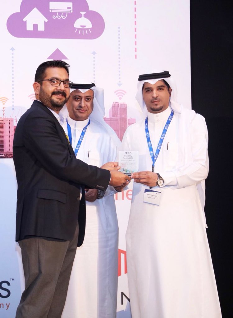 mualosaimi's tweet photo. حصل نظام نور (نظام الإدارة التربوية) بوزارة التعليم على جائزة IDC-2018 للمدن الذكية في مجال التعليم الذكي (كأفضل الاستخدامات لتكنولوجيا المعلومات في التعليم على مستوى الشرق الأوسط) https://t.co/Gex6YnUfHN