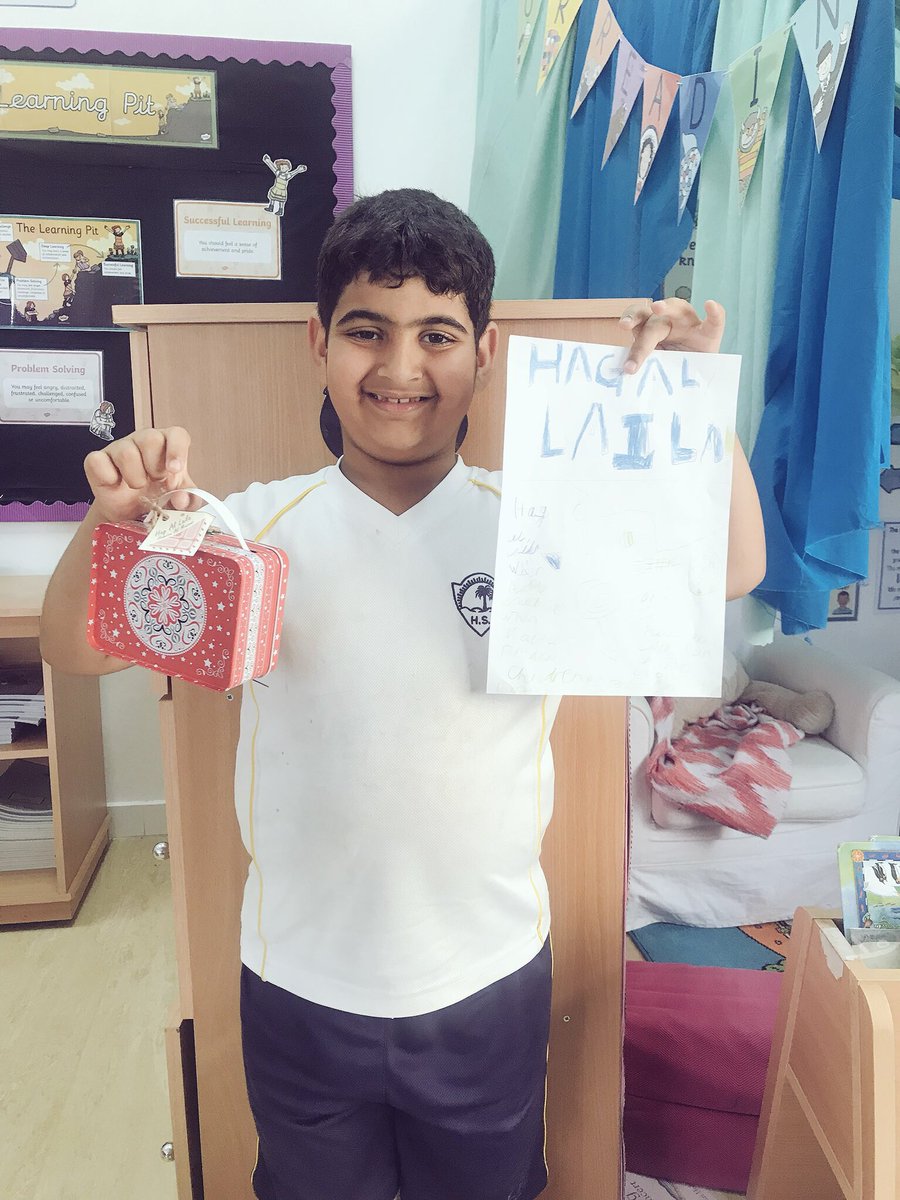 Horizon_Year2's tweet photo. Happy Hag Al Laila! 😊🇦🇪 2F loved learning all about this annual Emirati tradition, celebrating the coming of Ramadan. They were so grateful to receive a lovely gift from their class friend! #HorizonHappiness #HagAlLaila #celebration https://t.co/h9RnWkKM5J