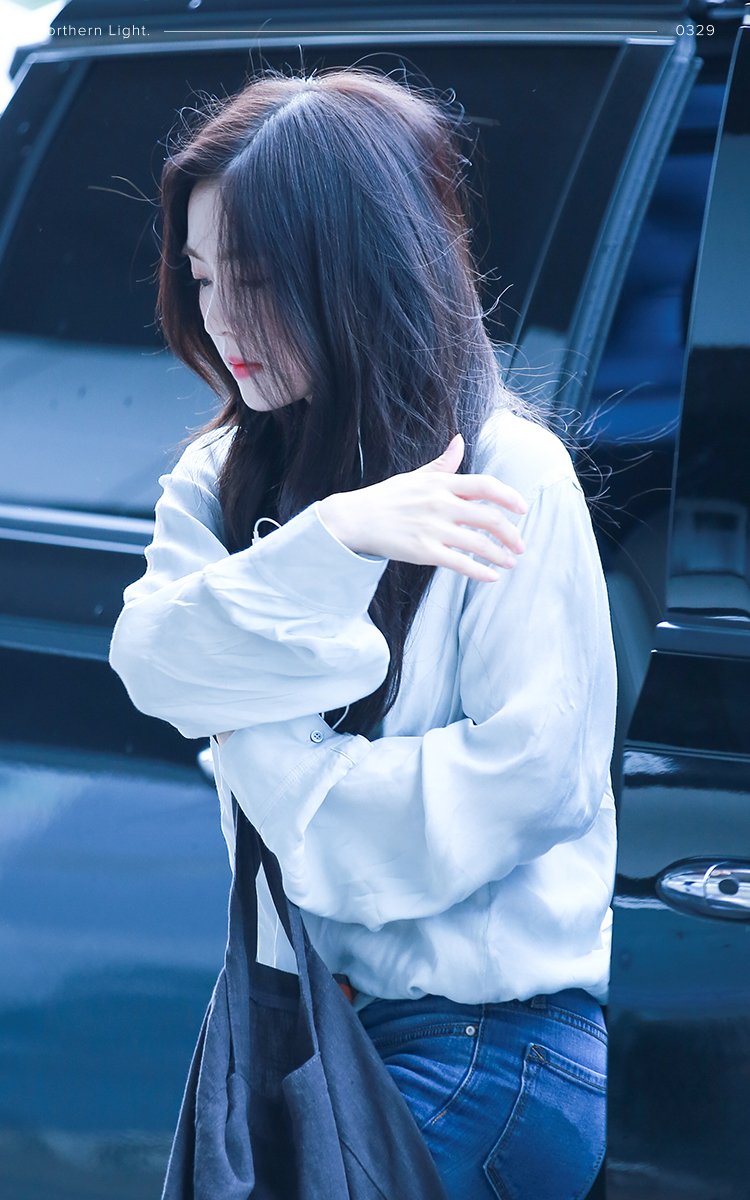 light_northen's tweet photo. 170715 IRENE

https://t.co/Df4K0qzR3M https://t.co/fViDNAEaaf