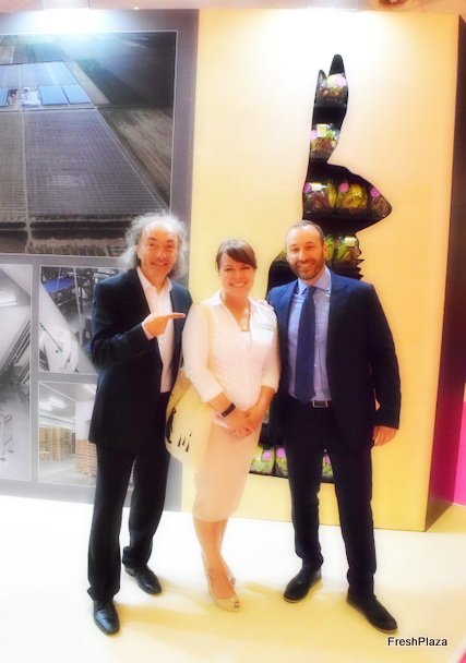 Warm thanks to Ms. Heather Wicks (Editor at <a href="/FreshPlaza_com/">FreshPlaza</a> ) for visiting our stand during #FRESKON exhibition &amp; the talks with our CEO  Mr. Antonis Vezyroglou <a href="/A_Vezyroglou/">Antonis Vezyroglou</a> Vezyroglou &amp; our Brand Strategist Mr. Christos D. Katsanos (<a href="/MyUltraLife/">Christos D. Katsanos - Chevalier de l'Imaginaire</a> ) about our #BabyLeaves Salads