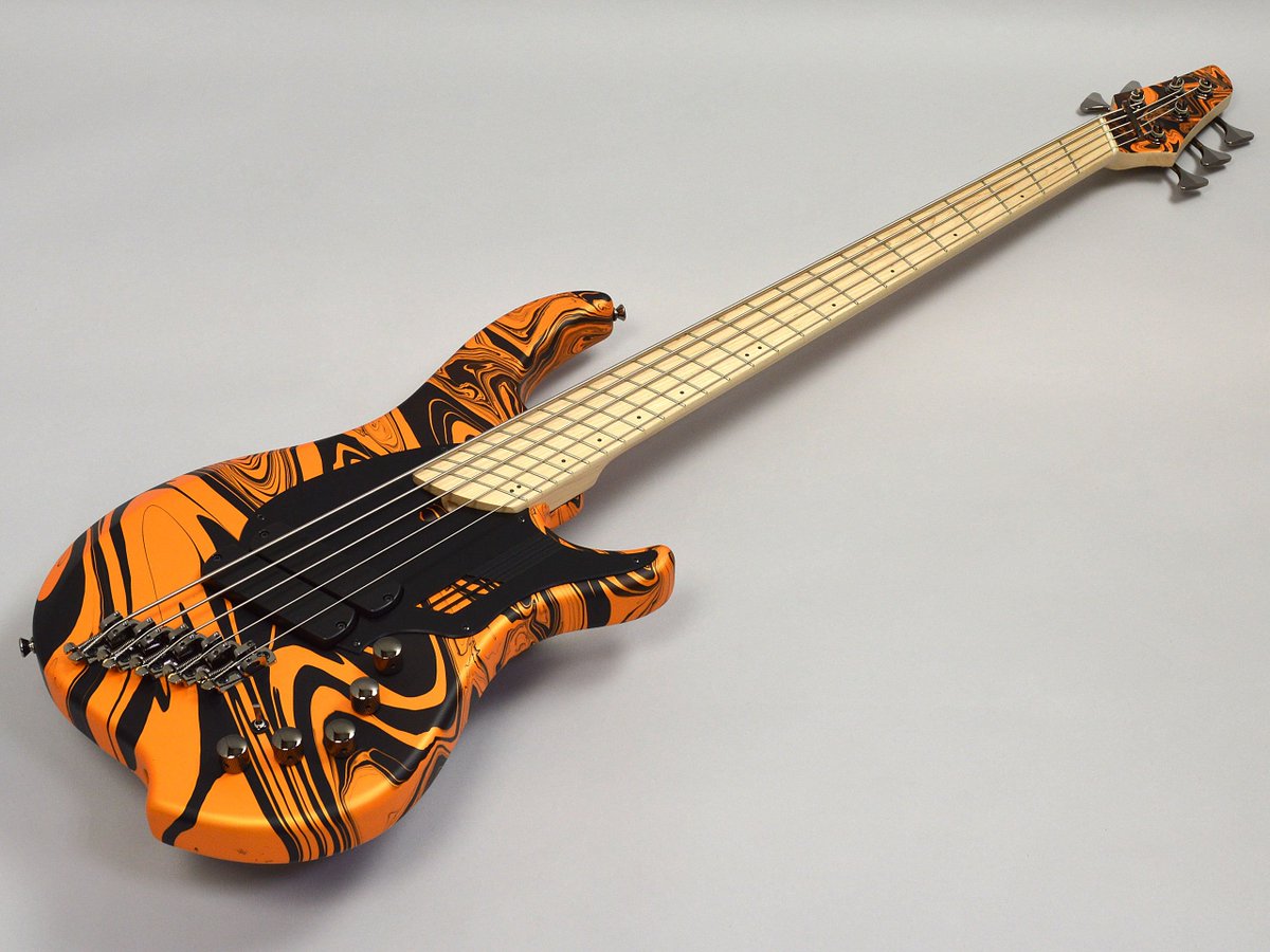 島村楽器 三宮オーパ店 No Twitter カナダのエレキベース ブランドdingwallから Peripheryのadam Nolly Getgoodシグネイチャー5弦ベース 掲載中 ド派手なオリジナルカラー マッチングヘッド ファンドフレット採用 オールマイティな仕様 Dingwall Ng 2 5st Los