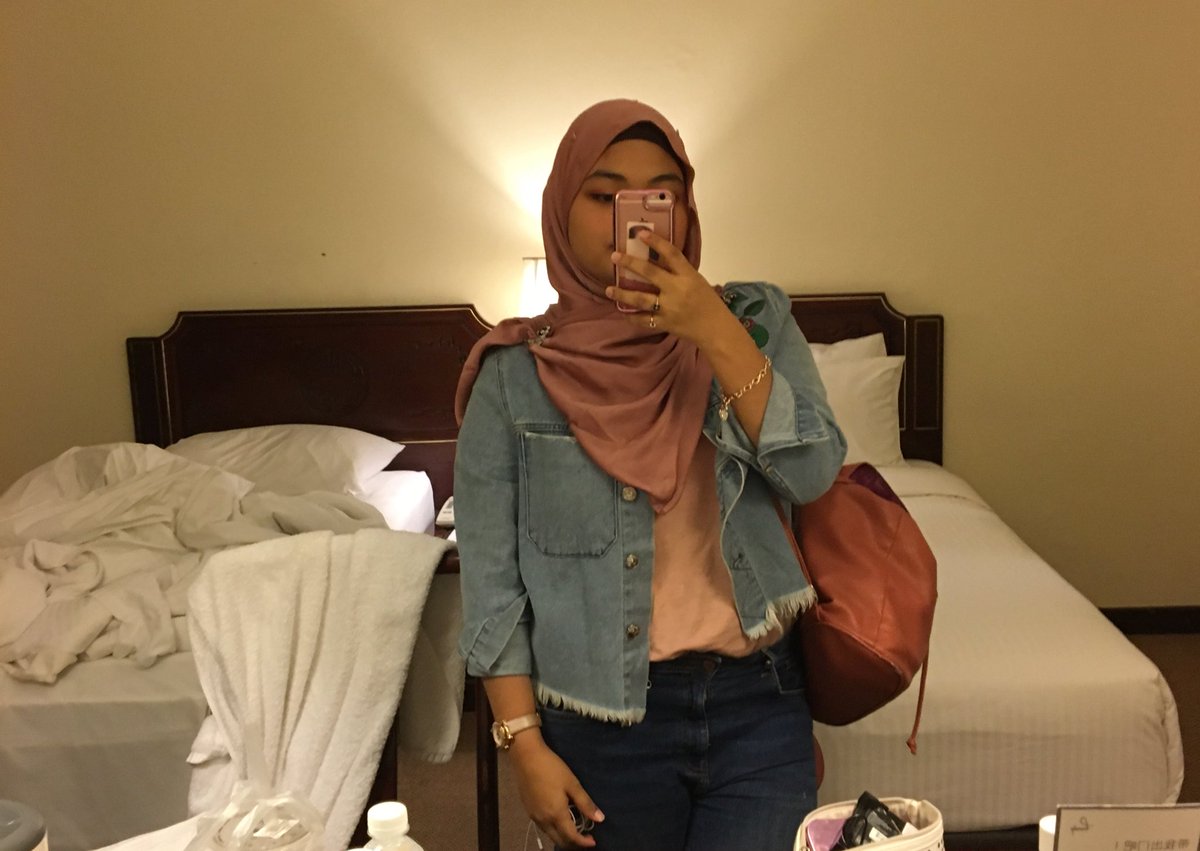 fetishfrcalum's tweet photo. IF YALL AT #5SOS3Singapore #5SOSSG HMU https://t.co/kUIDWwqI8R