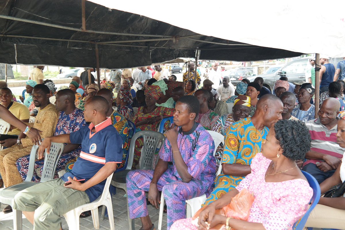 EngrKayodeOjo's tweet photo. #Ekiti2018
And the tour continues..... Ado LGA for KAYODE OJO

#OjoIbukunDe

#WalkWithKayodeOjo, A NEW EKITI IS POSSIBLE https://t.co/ahN9xGvHNQ