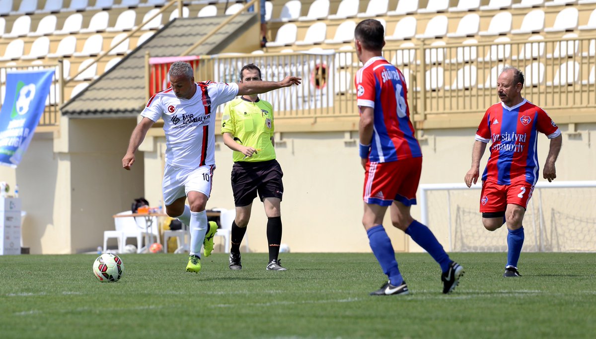 Green Hill Türkiye Finalleri'nde Bosphorus Masterler takımı formasıyla 3 maçta 7 gol kaydeden '<a href="/papenmustafa10/">Mustafa Kocabey</a>, Gol Kralı unvanını aldı. #VeteranlarLigi