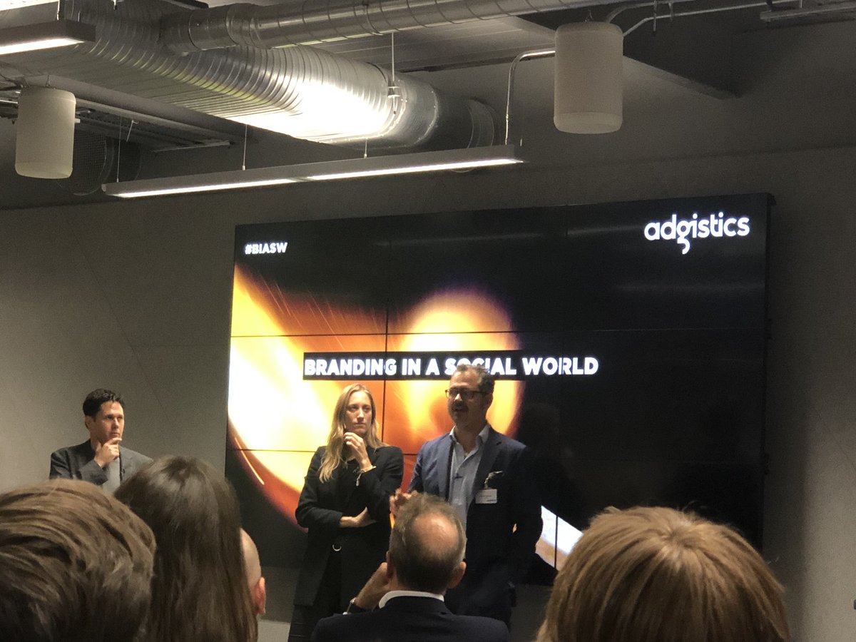 melindanicci's tweet photo. Branding in a social world. Great debate about UGC and brands. Are bad ratings an opportunity ? #BIASW #technology #entrepreneurs https://t.co/OdZ4rP5jOT