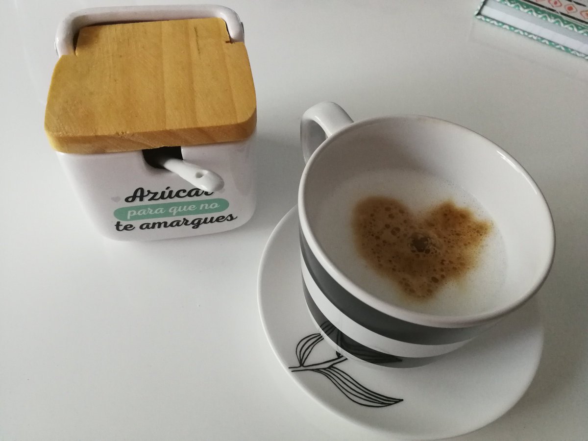 claudiapastorv's tweet photo. Mi cappuccino de hoy es todo amor❤️ ¿Soy la única que ve ahí un corazón? 😊 #ComparteTassimo #Café #DeNuevoLunes #CaféDeMediaMañana https://t.co/ixNnPS5Or8
