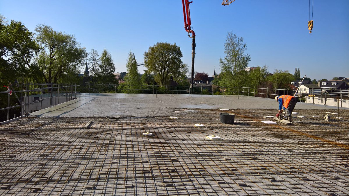 Frankema_NL's tweet photo. 1e fase verd. vloer te #Heerenveen, uitbreiding Expertise Centrum MSO, i.o.v. @Frisobouwgroep, m.m.v. @NbcLeek &amp; @abc_mortel. We hebben er prachtig weer bij! #beton. https://t.co/b7C1XdhjYq