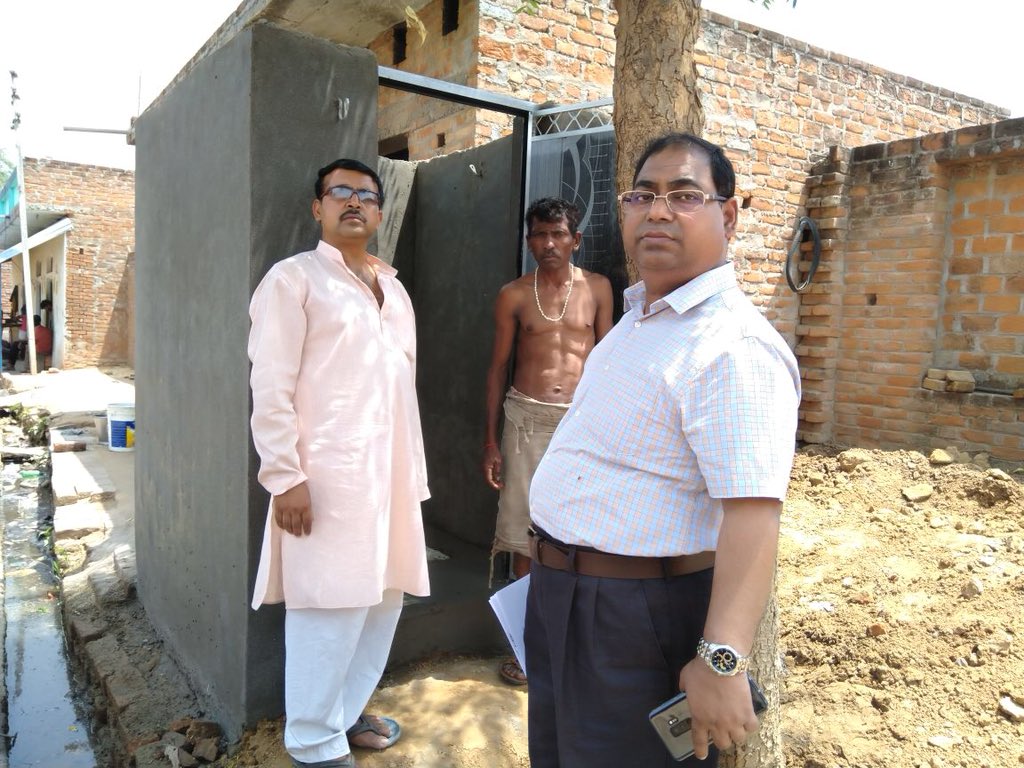 गाँव सभा कंझारी में  शौचालयों का निर्माण  कार्य  प्रगति  एवं  निरीक्षण के  फोटो ।मनोज  आय॔  जलसंसाधन ।दिनांक  30.4.18 @sbmgup <a href="/swachhbharat/">Swachh Bharat Mission - Grameen</a> <a href="/SwachhJalaun/">Apna Swachh Jalaun</a> #ZSBPUP <a href="/tatatrusts/">Tata Trusts</a>