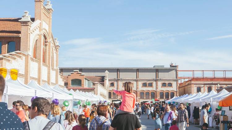SPENDINmadrid's tweet photo. ¡No te pierdas este fin de semana el #MercadoDelDiseño con su edición #PlasticFever en el Matadero de #Madrid! https://t.co/XNL2UX0vdA https://t.co/wUQ9LdneCn