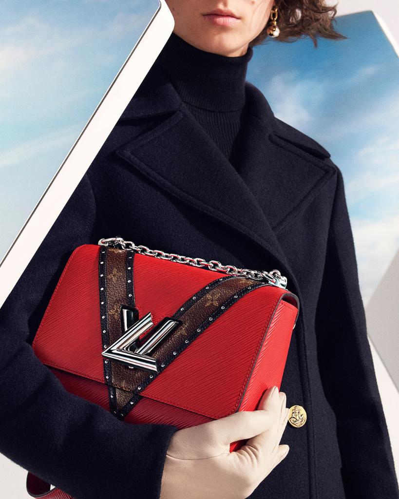 Louis Vuitton on X: No need to compromise style for function. The  #LouisVuitton Twist bag combines modern features with playful designs. See  the collection at   / X