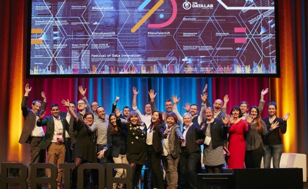 DataLabScotland's tweet photo. We're looking for a new **Chair for our Governing Board**
Do you believe in #Innovation, #Collaboration & #Scotland becoming a world-leader in #DataScience? This is your chance to help The #Data Lab achieve its goals & mission. https://t.co/7S13Y1fO3H #DataChangesEverything https://t.co/jv5CgBQgEe