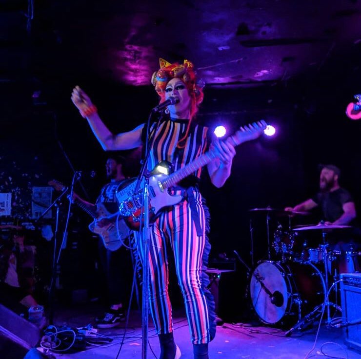 BeverlyRage's tweet photo. Heterosexuality is a sin. #dragband #bevrageandthedrinks #chicagomusic https://t.co/6kjOL1Htbf
