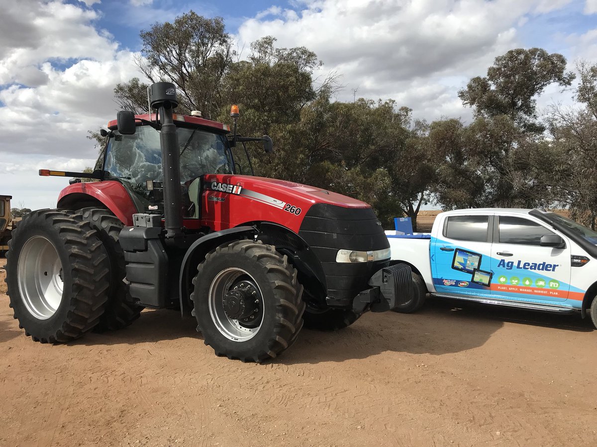 tonk_elec's tweet image. At Barraport today set up Case Magnum with @AgLeaderTech #InCommand800 #SteerCommand on TerrastarL Signal @agleaderaus #HighTechPlant18