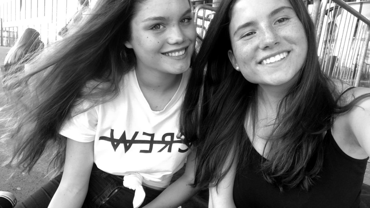 ntc_michelle's tweet photo. @winniescrew                                            #Freundschaftdurchwincent @Wincent_Weiss https://t.co/95diigogTN