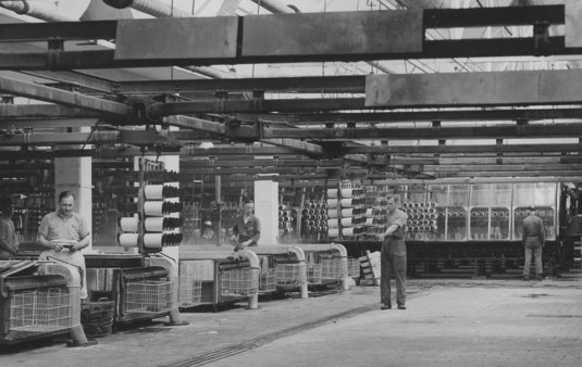 Waar binnenkort bijzondere evenementen zullen plaatsvinden werd vroeger hard gewerkt. Nu werken we vooral hard achter de schermen, om verleden en toekomst hand in hand te laten gaan. En om een geweldige plek voor inspirerende ondernemers te creëren! #NYMA #tbt #cultureelerfgoed