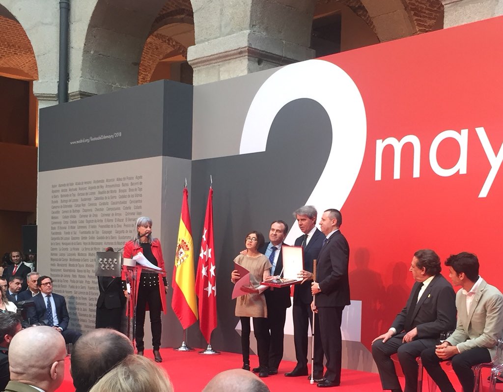 reginaplaniol's tweet photo. Enhorabuena a la ONCE por su condecoración del 2 de Mayo de la Comunidad de Madrid 👏👏👏👏 https://t.co/OiVCHNqm31