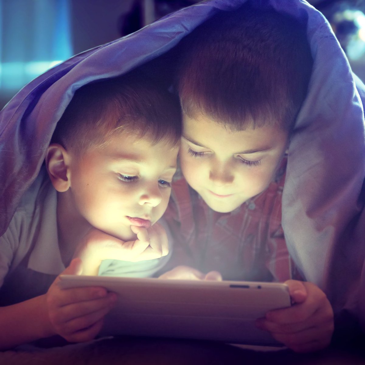 KasperskyES's tweet photo. Las dificultades de criar a niños conectados https://t.co/1CckCySTkb #educación #padres https://t.co/2TAjNqmbAT