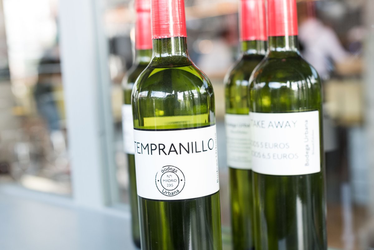 ¿Pensando en qué regalar el domingo? Personalizamos botellas y tenemos nuestro KIT DE CATA.¡Ella lo merece! #diadelamadre #6demayo #2demayo #madrid #regalo #kitdecata #vino #wine  #regalomadre #felizmiercoles #reto