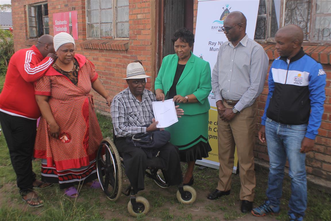 SCoastHerald's tweet photo. Gamalakhe families receive title deeds to their homes. https://t.co/Y2ZrVPa9VD @ZimasaZimasa18 https://t.co/90NdoSaUlU