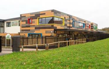 Bedfordshire school is building for the future: Silsoe CofE #school, featuring a VIVIX façade, has been shortlisted as a finalist in the <a href="/labcuk/">LABC</a> Central Building Excellence Awards.
#construction <a href="/DTArchitectsUK/">DT Architects</a> @FormicaGroupEUhttp://ow.ly/sKaa30jM4cQ